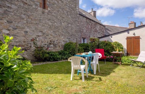 Matignon House | 60 m² House ∙ 2 bedrooms ∙ 4 guests