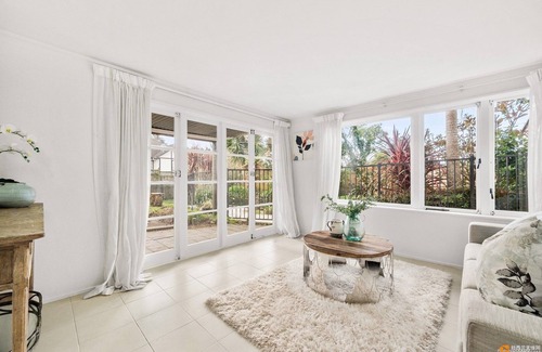 Auckland House | 60% offnCozy and Comfy Zone