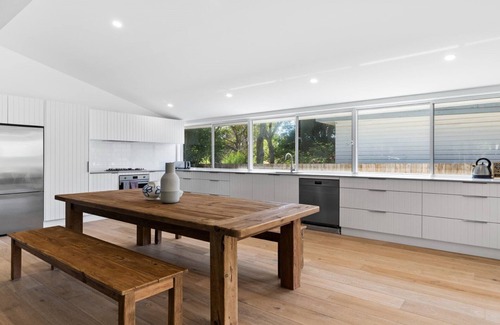 Hawks Nest House | 60 Yamba Street Hawks Nest
