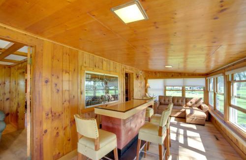 Oconto House | 600 of Green Bay Frontage and Dock Cozy Cottage