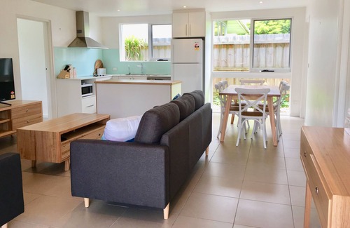 Rye House | 600m walk to bay beach, fully fenced yard, pet friendly in a quiet Crt location!