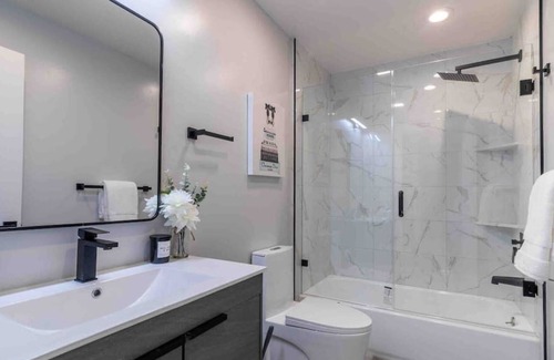 Menlo Park Apartment | 601 House 1 Room 1 Down · Cozy and Comfortable Luxury Living in Menlo Park