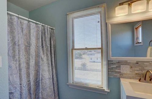 Nags Head House | 6027 Off The Bucket List * 4 Min Walk to Beach * Private Pool * Jetted Tub