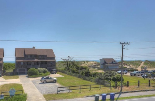 Nags Head House | 6027 Off The Bucket List * 4 Min Walk to Beach * Private Pool * Jetted Tub