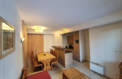 Les Orres Apartment | 60m from ski slopes, 6th floor, view valley, fitness, swimming pool, balcony, ski locker, 33m²