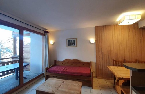 Les Orres Apartment | 60m from ski slopes, 6th floor, view valley, fitness, swimming pool, balcony, ski locker, 33m²