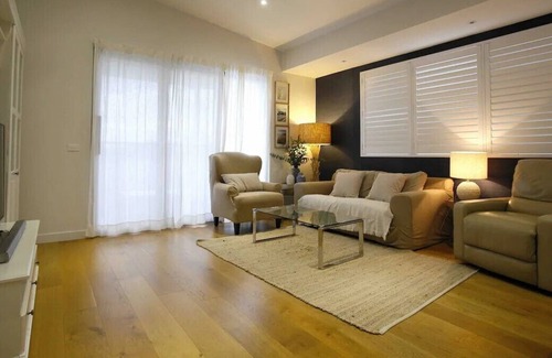 Chelsea House | 60M to the beach 2-bedroom house with Ocean view