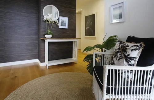 Chelsea House | 60M to the beach 2-bedroom house with Ocean view
