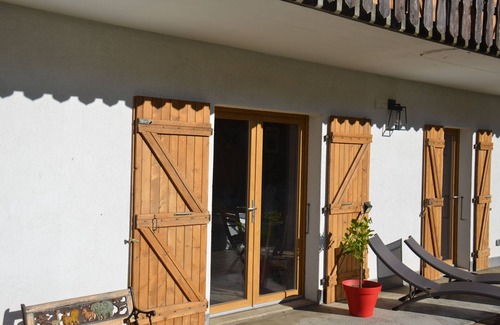 La Roche-sur-Foron Ski Chalet | 60m2 apartment on the first floor of a chalet