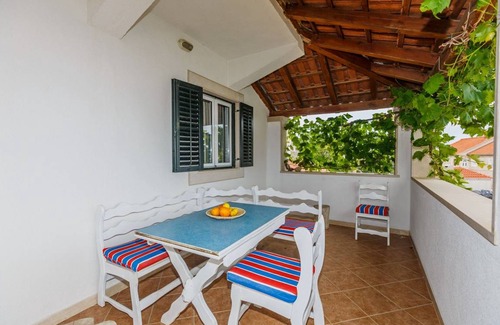 Supetar Apartment | 61 m² Apartment ∙ 2 bedrooms ∙ 4 guests