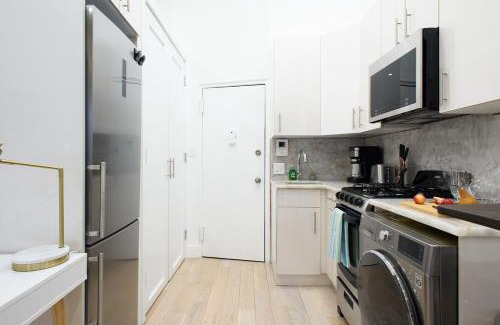 Central Park South Apartment | 62-2B NEW Prime UES W D in unit