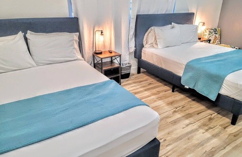 Canyon Gate House | #62 Monthly Extended Stay w/Outdoor Pool/Spa/Garag