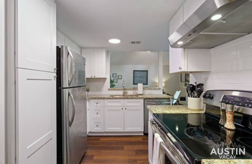 Highland Hills Apartment | 6201 Shadow Valley Dr #A