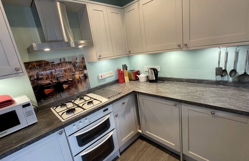 Brixham House | 64 Moorings Reach - Three Bedroom House, Sleeps 5
