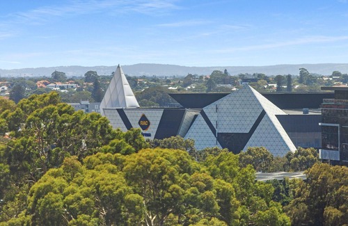 West Perth Apartment | 65 Hillside 2BR Apt CBD Kings Park Parking