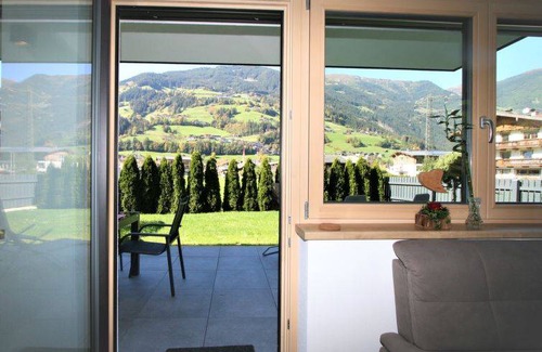Ramsau im Zillertal Apartment | 65 m² Apartment ∙ 1 bedroom ∙ 5 guests