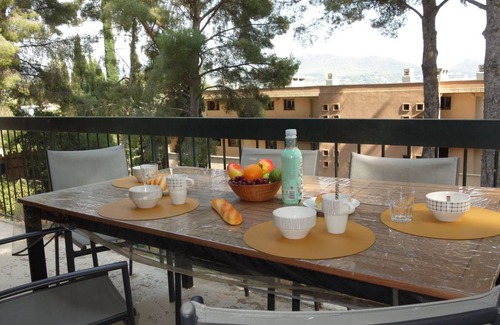 Saint-Cyr-sur-Mer House | 65 m² House ∙ 2 bedrooms ∙ 4 guests
