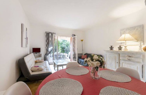 Cavalaire-sur-Mer Apartment | 66 m² Apartment ∙ 2 bedrooms ∙ 4 guests