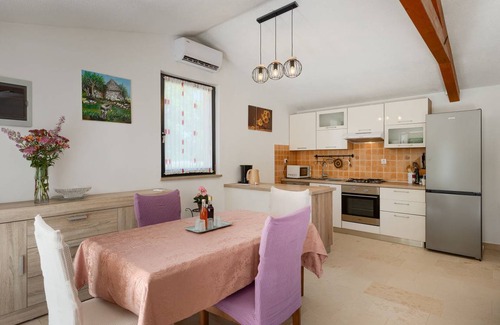 Divsici House | 66 m² House ∙ 1 bedroom ∙ 4 guests
