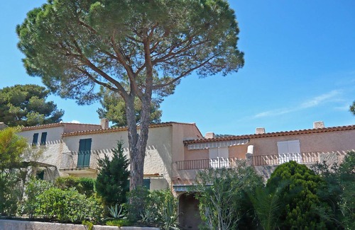 Cavalaire-sur-Mer Resort | 66 m² Resort ∙ 2 bedrooms ∙ 4 guests