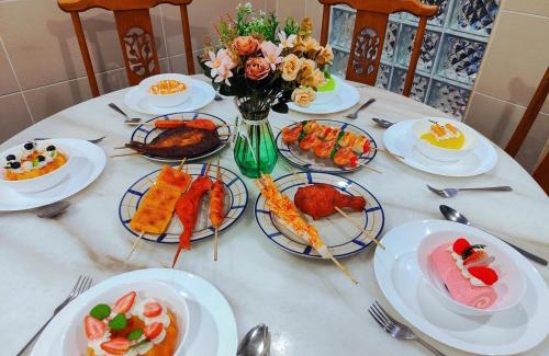 Taman Setia Indah House | 67 Cozy l Full House Air Conditioning Mahjong Rami Game Machine Soccer Table Sleeps 12 People 8 Minutes to Austin City Center Nanyang Street Water Park