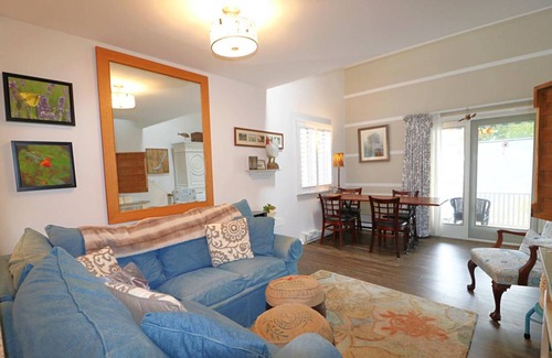 Chautauqua Condo | 67 m² Condo ∙ 1 bedroom ∙ 2 guests