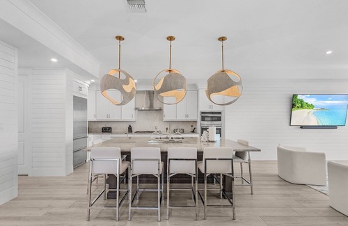 Fort Myers Beach House | 673 White Sands Retreat: Bay Views, Pool, Elevator 5 Bedroom Home