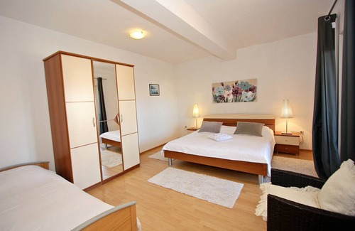 Supetar Apartment | 69 m² Apartment ∙ 2 bedrooms ∙ 6 guests