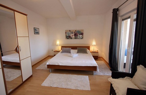 Supetar Apartment | 69 m² Apartment ∙ 2 bedrooms ∙ 6 guests
