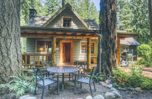 Mount Hood Village Cabin | 69 m² Cabin ∙ 2 bedrooms ∙ 4 guests
