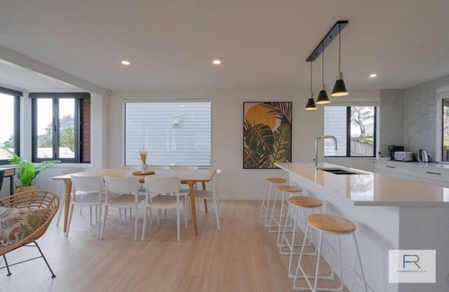 Orakei Apartment | 6a Ngake Street, Orakei|by Furnished Rentals