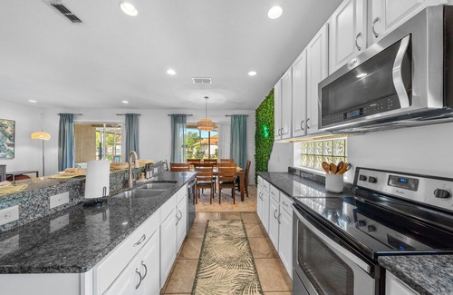Briargrove House | 6BD /5BA resort style home with GAME ROOM and POOL! 15-20 minutes to WDW!