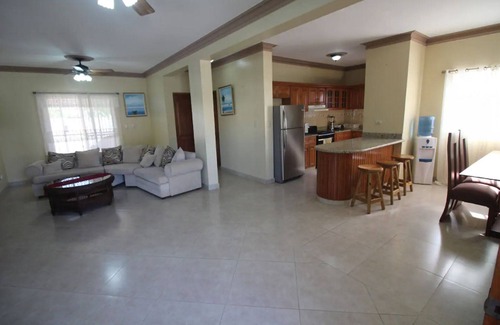 El Batey Villa | 6BD villa, centrally located, guest-friendly, fully equipped, pool/TV/fast WiFi
