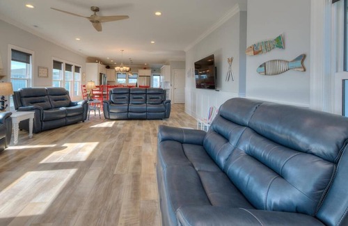 Yaupon Beach House | 6BR/6.5BA House - BRAND NEW, OCEAN VIEWS, POOL, Putting Green, Sleeps 16