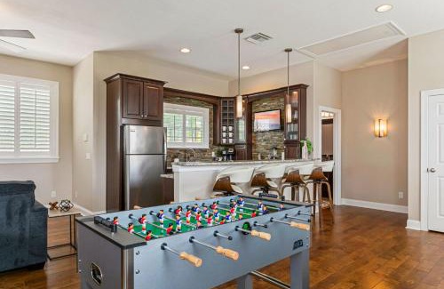 Tampa House | 6BR Family Escape-Pool Sport Courts Game Room