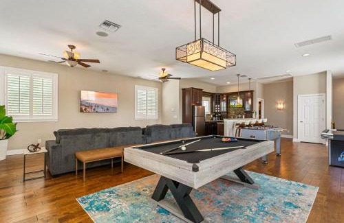 Tampa House | 6BR Family Escape-Pool Sport Courts Game Room