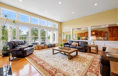 Livingston House | 6BR Lakefront @ Lake Anna, Deck, Boat House, Beach