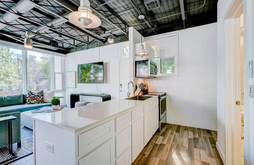 Norman Apartment | 6BR Near OU Campus I Great for Big Groups 1010