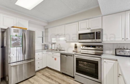 Fernandina Beach Condo | 6th Floor, Oceanfront condo,easy beach access via boardwalk & exclusive fishing pier!