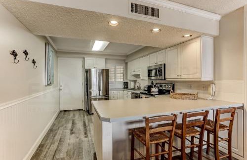 Fernandina Beach House | 6th Floor Oceanfront condo easy beach access via boardwalk & exclusive fishing pier