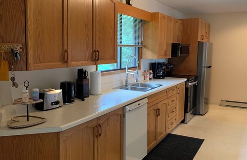 Unorganized Thunder Bay District House | 7-bed lakefront house with sauna, beach & boat launch — 15 min from Thunder Bay.