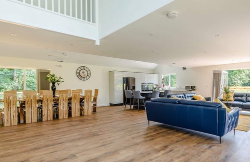 Irstead Cottage | 7 bedroom accommodation in Neatishead, near Norwich