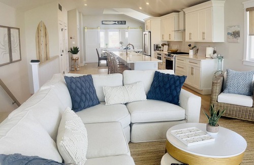 Sea Isle City House | 7 Bedroom - On the Bay in Sea Isle- walk to Acme, Beach, Park, and Shops