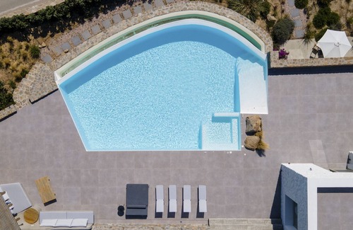 Faros Armenistis Villa | 7 Bedroom Villa with luxury amenities and private pool , close to Mykonos Town