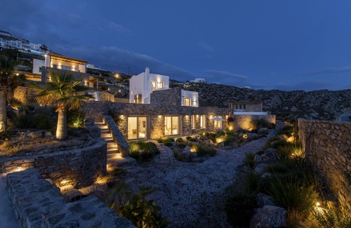 Faros Armenistis Villa | 7 Bedroom Villa with luxury amenities and private pool , close to Mykonos Town