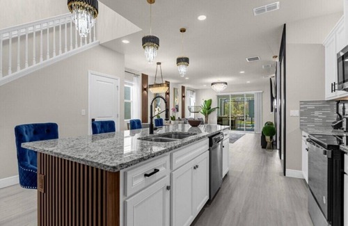 Tuscan Hills House | 7 Bedrooms/5.5 Bathrooms/Windsor Island (4420KR)