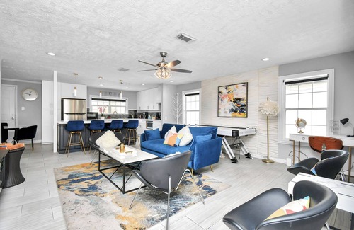 MacGregor House | 7-bedrooms-hot tub-4miles to downtown Houston, Medical center, 1 mile to UH, TSU