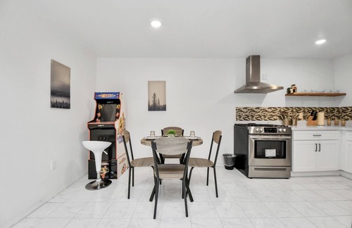 MacGregor House | 7-bedrooms-hot tub-4miles to downtown Houston, Medical center, 1 mile to UH, TSU