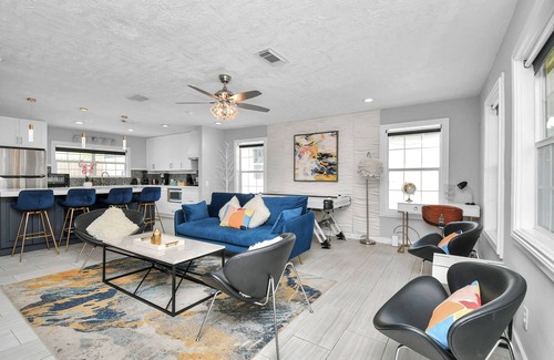 MacGregor House | 7-bedrooms-hot tub-4miles to downtown Houston, Medical center, 1 mile to UH, TSU