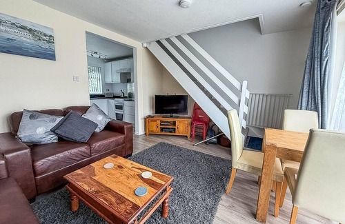 Great Yarmouth Ski Chalet | 7 berth chalet nearby Hemsby beach in Norfolk ref 18168B
